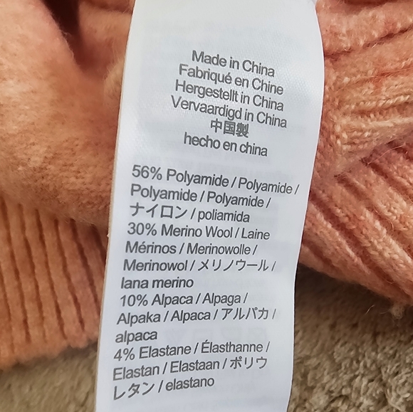 J. Crew V-Neck Sweater.like New.pit To Pit 23".Ultra Sofft. - Picture 6 of 7